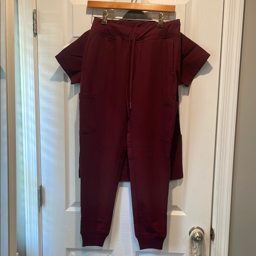 Women's Short Sleeve Top - Burgundy